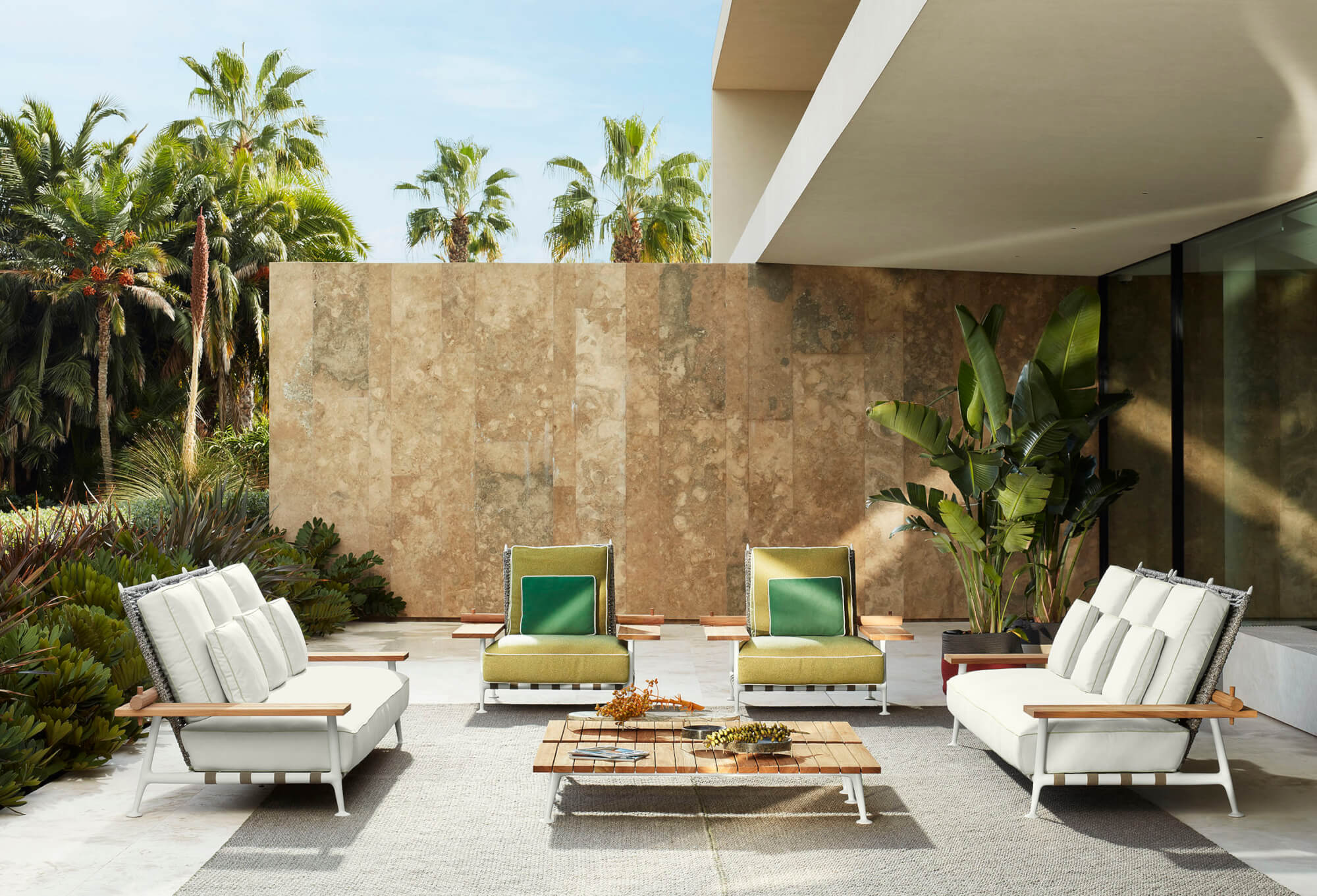 UNE COLLECTION OUTDOOR EN HARMONIE AVEC LA NATURE : PHILIPPE STARCK & CASSINA 2020