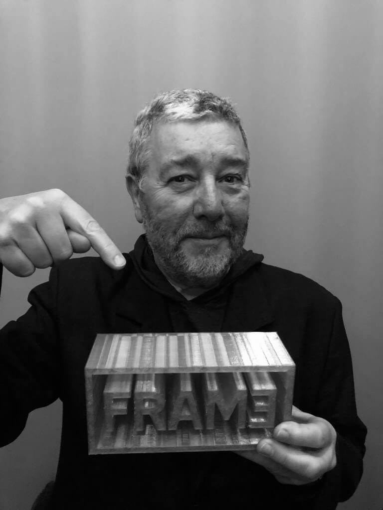 PHILIPPE STARCK HONORÉ DU « LIFETIME ACHIEVEMENT AWARD » DE FRAME MAGAZINE.