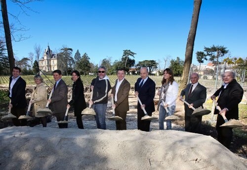 Pose de la 1ère pierre du chai du château Les Carmes Haut-Brion - 